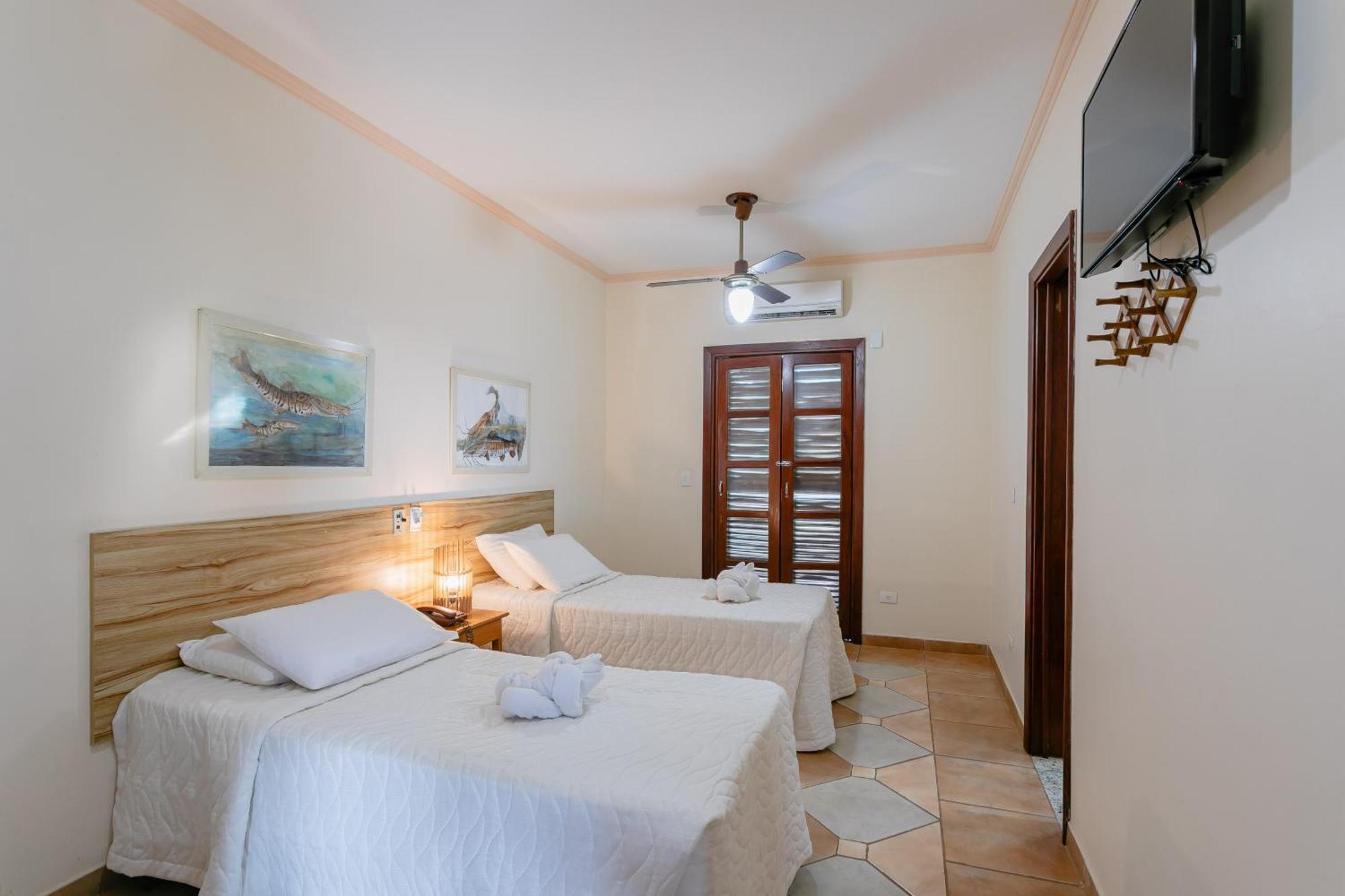 Quarto Luxo com Cama de Casal ou 2 de Solteiro