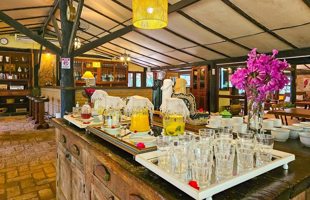 Hotel Santa Esmeralda-1
